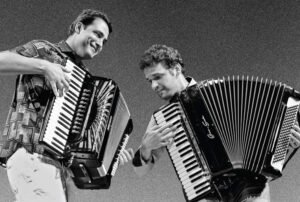 Duas Sanfonas e Uma Orquestra