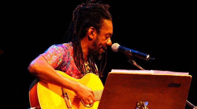 Luiz Melodia em voz e violão