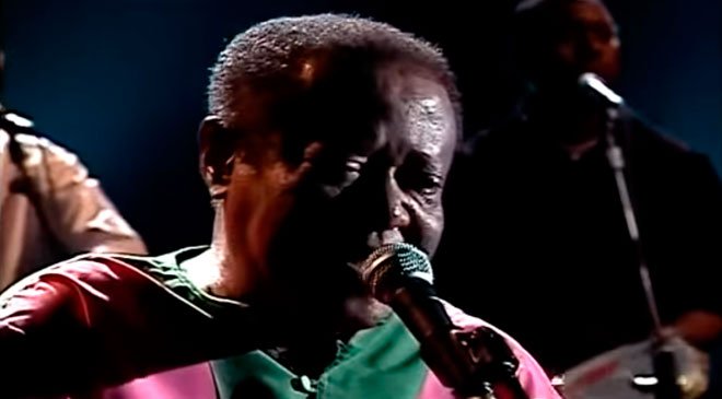 Tantinho cantando Padeirinho da Mangueira