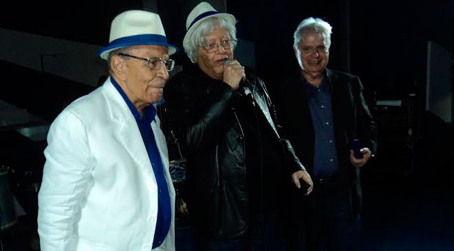 Portela homenageia pesquisadores